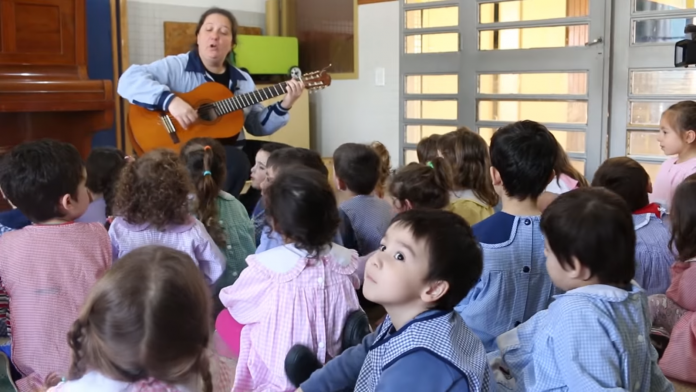 Jardín infantil causa polémica con su canción “Dos mamás o dos papás- diario el diverso.png